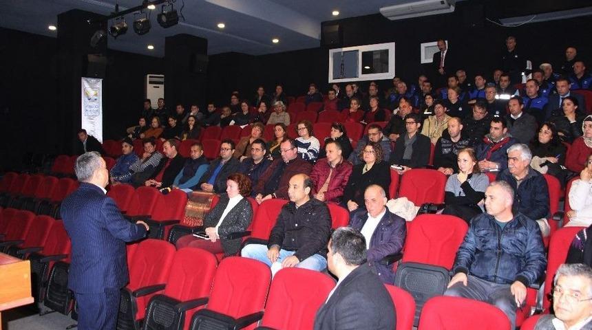 Kuşadası&rsquo;nda Belediye Personeline Seminer