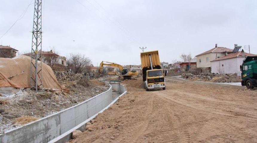 İncesu Belediyesi Tahirinli Mahallesinde Yeni Yollar A&ccedil;ıyor