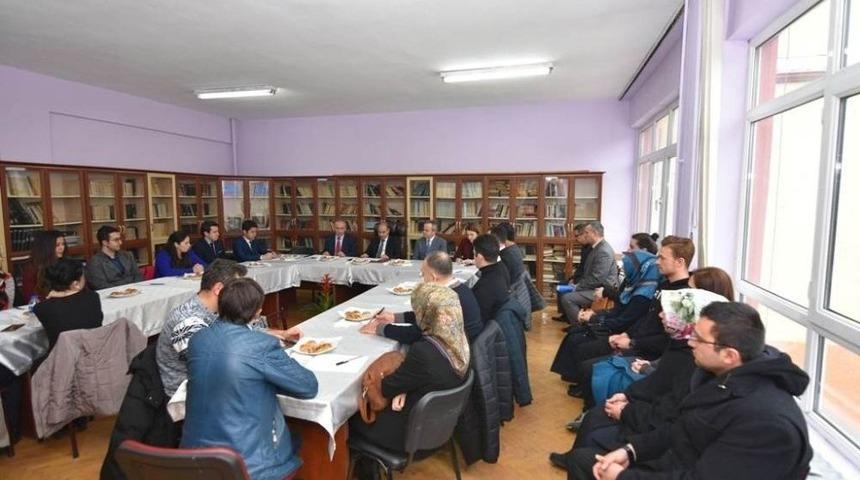 Vali Aktaş, Aday &Ouml;ğretmenlerle Bir Araya Geldi