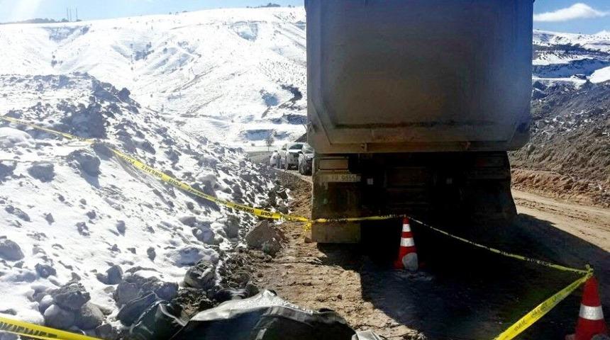 Hafriyat Kamyonunun Altında Kalan Kep&ccedil;e Operat&ouml;r&uuml; Hayatını Kaybetti