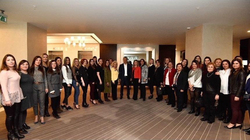 Başkan Uysal, Agider &Uuml;yeleriyle Buluştu