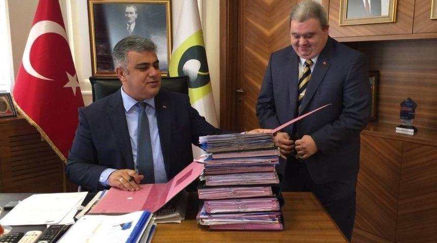 Down Sendromlu Serdar Duman &Ouml;zel Kalemde G&ouml;z Dolduruyor