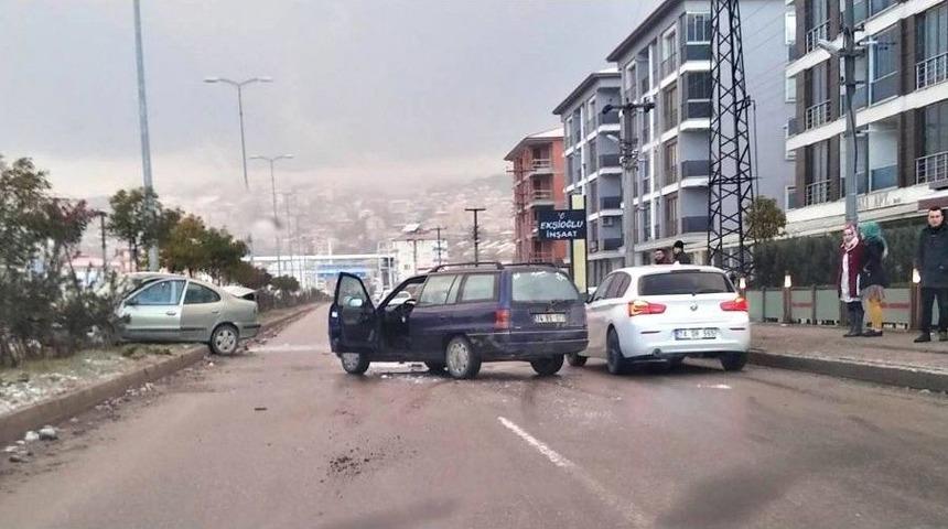Bartın&rsquo;da Buzlanma Sebebiyle Kazalar Meydana Geldi