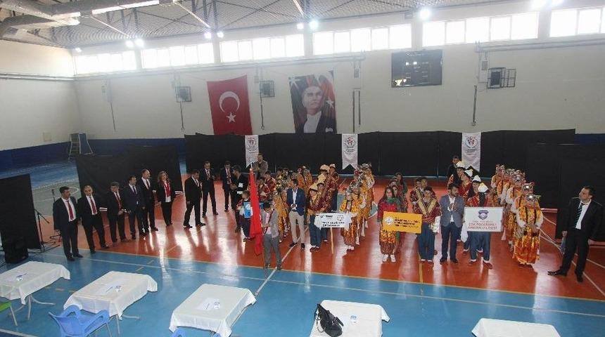 Okullar Arası Halk Oyunları Yarışması Yapıldı