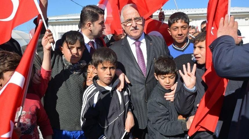 Vali Tuna Ceylanpınar&rsquo;da Suriyelileri Ziyaret Etti