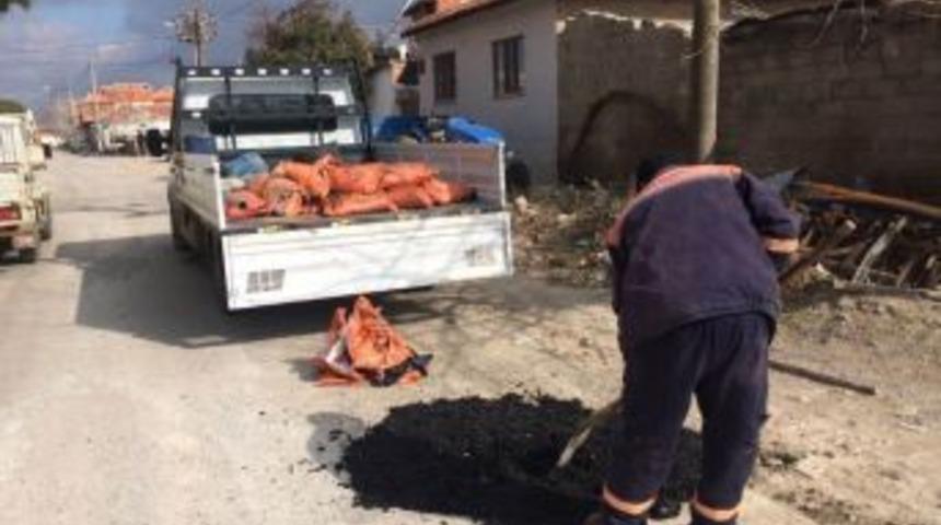 Burhaniye&rsquo;de Bozuk Yol Kalmayacak