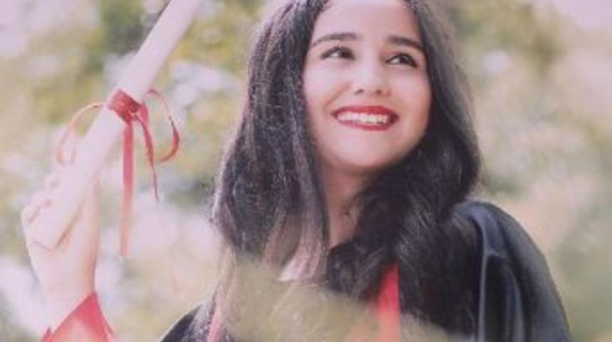 Yurt Penceresinden Atıldığı Iddia Edilen &Uuml;niversiteli Kız Yaşam Savaşı Veriyor