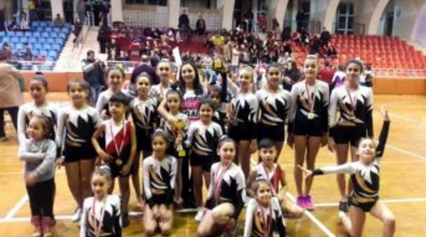 S&ouml;keli Cimnastik&ccedil;ilere 14 Madalya 2 Kupa