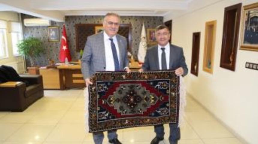 Ak Parti Yerel Y&ouml;netimler Başkan Yardımcısı, Belediye Başkanı Faruk Akdoğan&rsquo;ı Ziyaret Etti