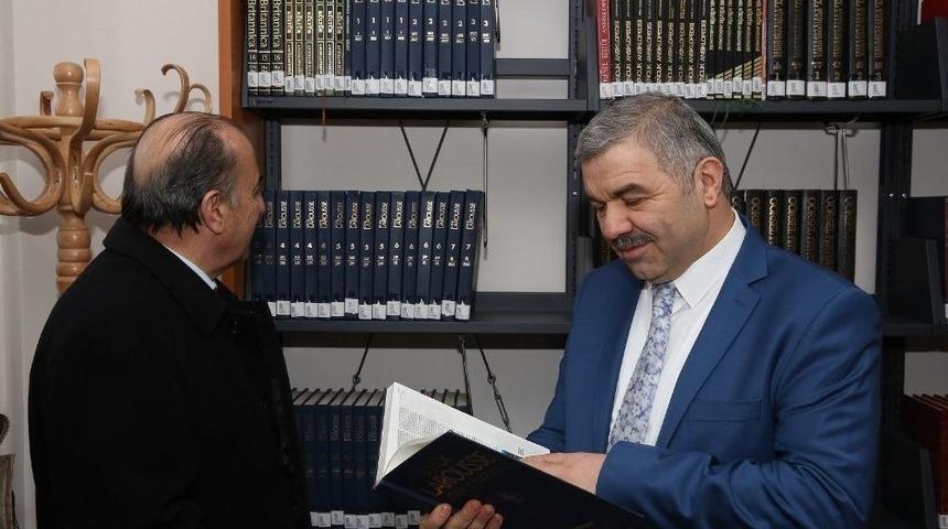 Başkan Mustafa &Ccedil;elik, "kayseri&rsquo;yi K&uuml;t&uuml;phaneler Şehri Yapacağız"
