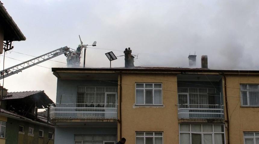 &Ccedil;atı Yangını Korkuttu