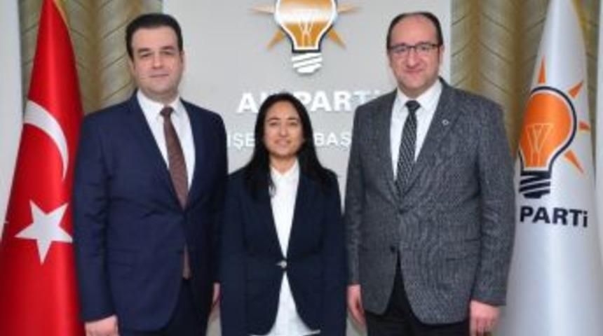 Ak Parti Tepebaşı İl&ccedil;e Kadın Kolları Başkanlığına Neşe Karademir Getirildi