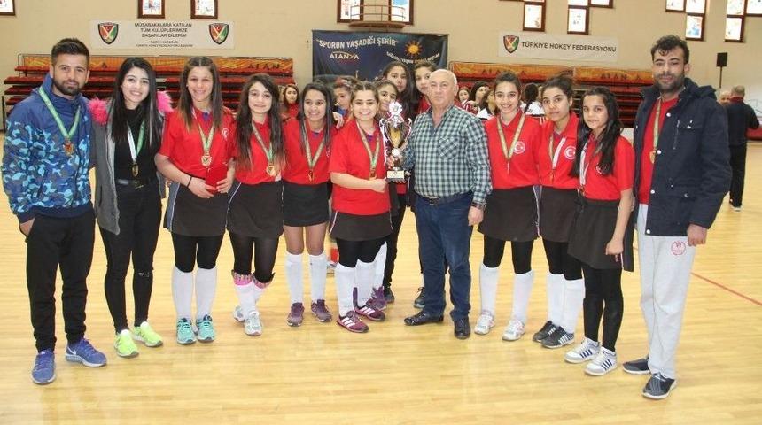Kadınlar Salon Hokeyi 1. Ligi Sona Erdi