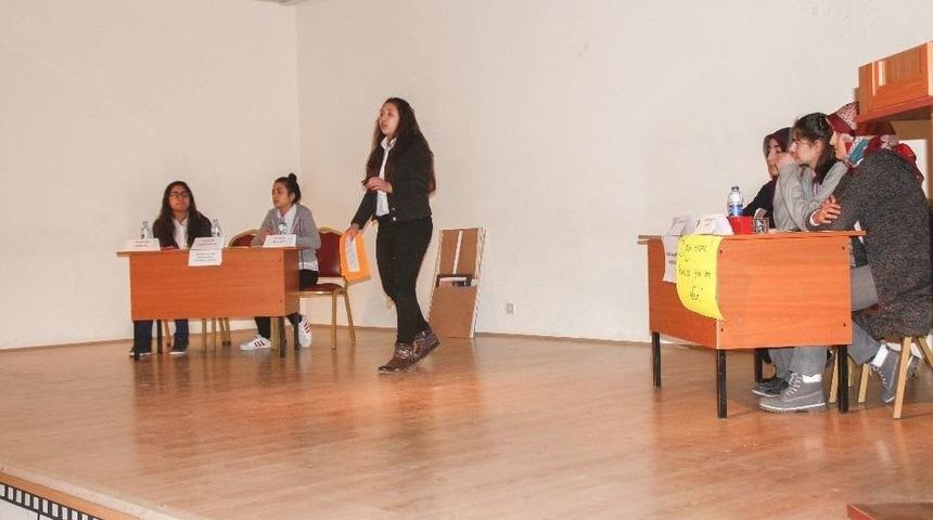 Yunak&rsquo;ta "haydi Konuş Bakalım" M&uuml;nazara Yarışmasında Final Yapıldı