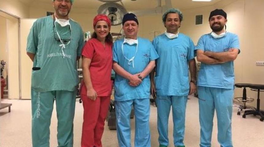 Om&uuml; Tıp'ta Aynı Ekipten 24 Saatte 13 Ameliyat
