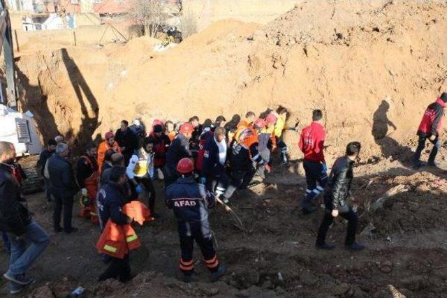 Hazine Ararken G&ouml;&ccedil;&uuml;k Altında Kalan Kişinin Cesedi &Ccedil;ıkarıldı (2) 1