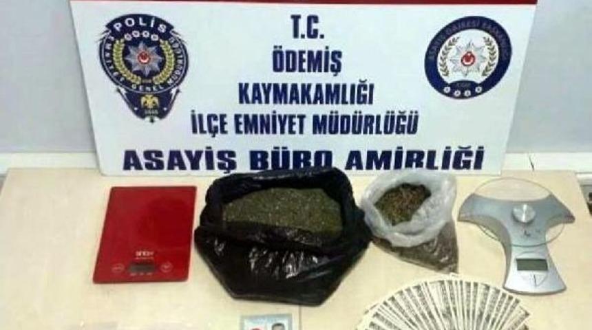 &Ouml;demiş'te 4 Su&ccedil;tan Aranan Ş&uuml;pheli Yol Kontrol&uuml;nde Yakalandı