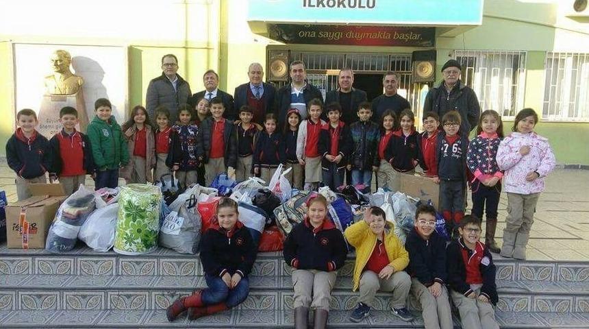 Salihlili &Ouml;ğrencilerden Depremzedelere Yardım Eli