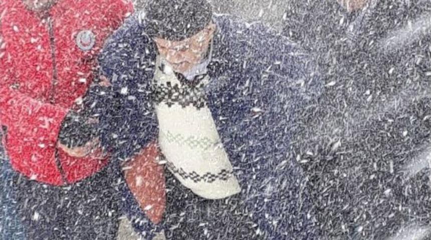 Kapalı K&ouml;y Yollarında Hastaların Yardımına Umke Koşuyor