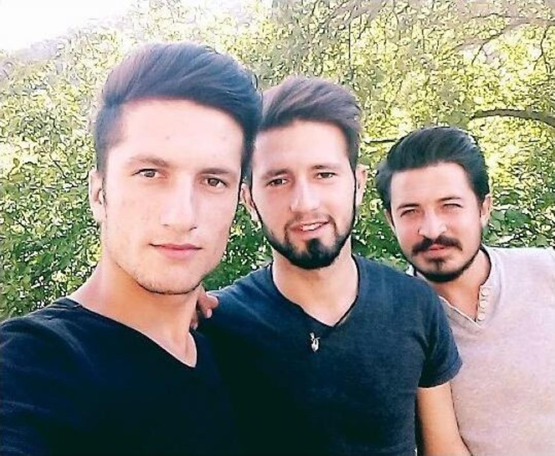 Motosiklet Yarış Atına &Ccedil;arptı: 1 &Ouml;l&uuml;, 2 Yaralı