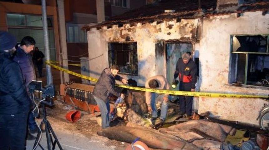 Yangında 13 Aylık Bebek Yanarak Can Verdi