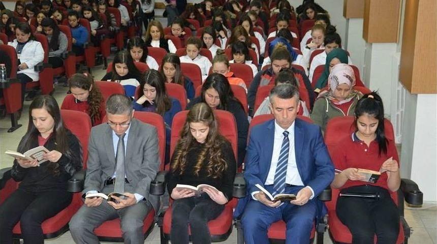 Yılmaz Akpınar Mesleki Ve Teknik Anadolu Lisemizde Okuma Saati