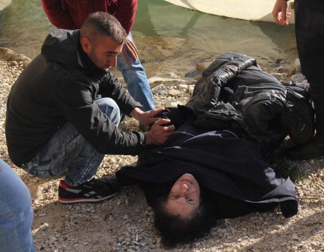 K&ouml;pr&uuml;den Nehre D&uuml;şen Kadını Kurtardı