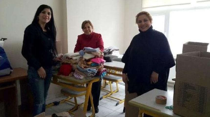Avcılar&rsquo;Daki Kadınlardan Depremzedelere Atkı Ve Bere
