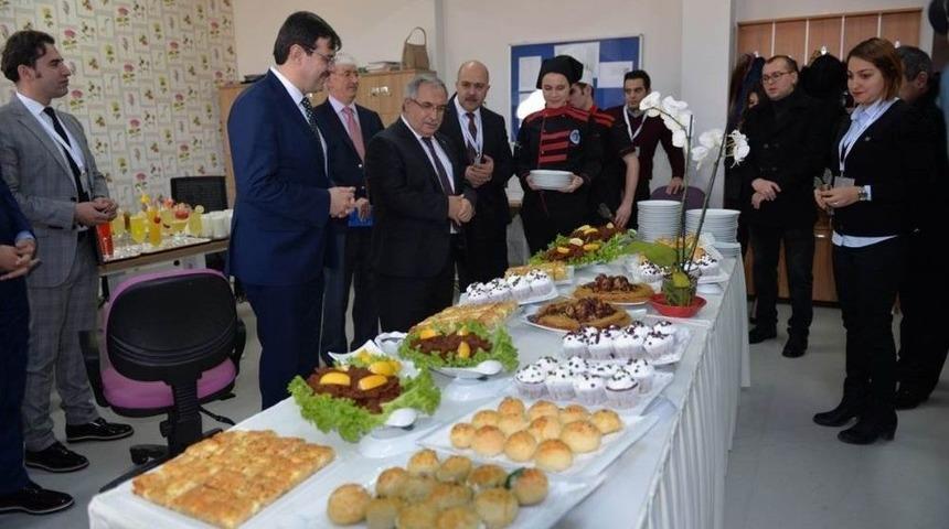 Yoncalı Mesleki Ve Teknik Anadolu Lisesini Ziyaret Etti