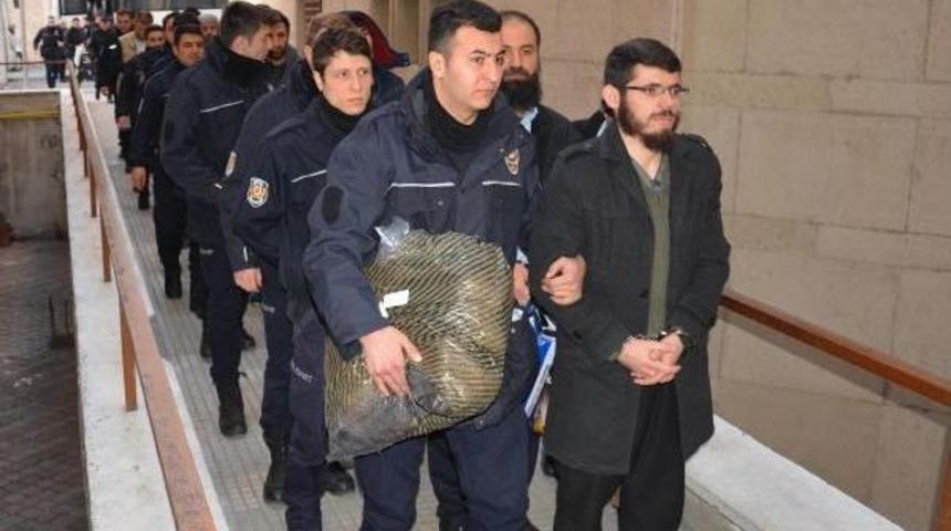 Bursa'da Gözaltına Alınan 105 Deaş’Lıdan 44'ü Adliyeye Sevk Edildi