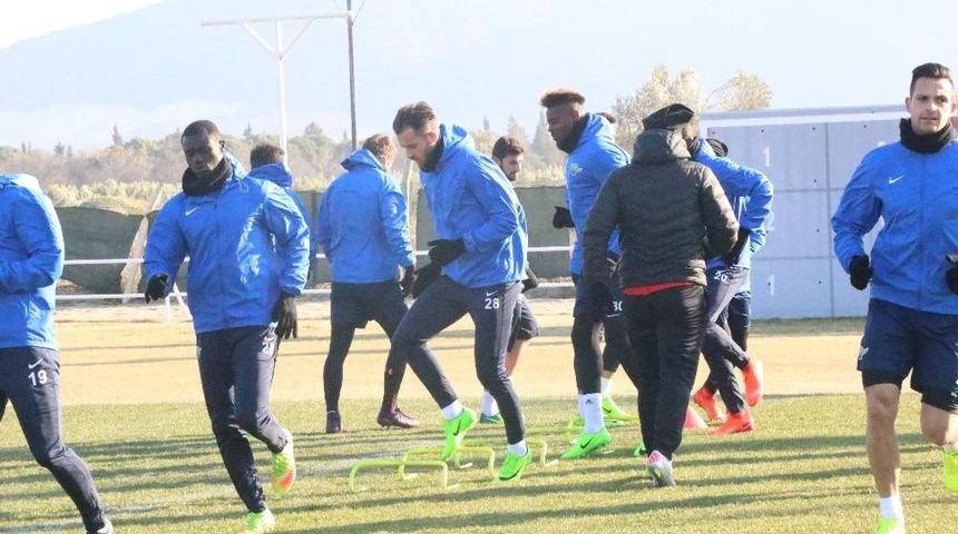 Akhisar Belediyespor, Beşiktaş Ma&ccedil;ı Hazırlıklarını S&uuml;rd&uuml;r&uuml;yor
