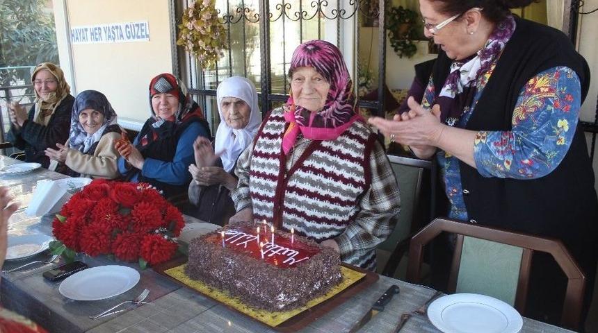 Mebrule Nine, &Ouml;mr&uuml;n&uuml;n En Mutlu G&uuml;n&uuml;n&uuml; Yaşadı