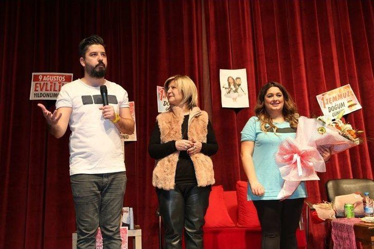 Efeler’de Kitaplar Bilet, Biletler De Kahkaha Oldu G4