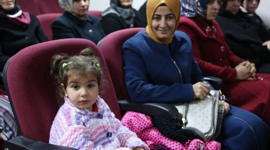 Psikolog Zeynep Kut G&ouml;khan &Ccedil;ocuklarda Kural Ve Sınır Eğitimini Anlattı