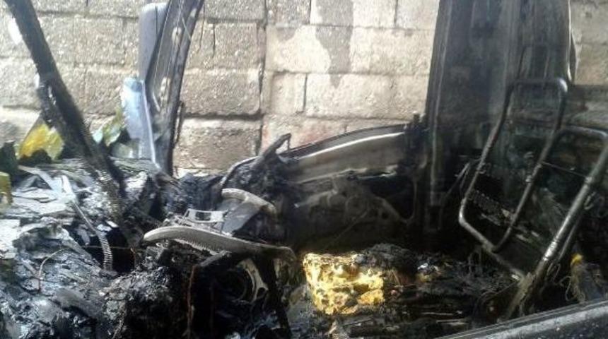 Pkk'lılar Arızayı Giden Dedaş Aracını Yaktı