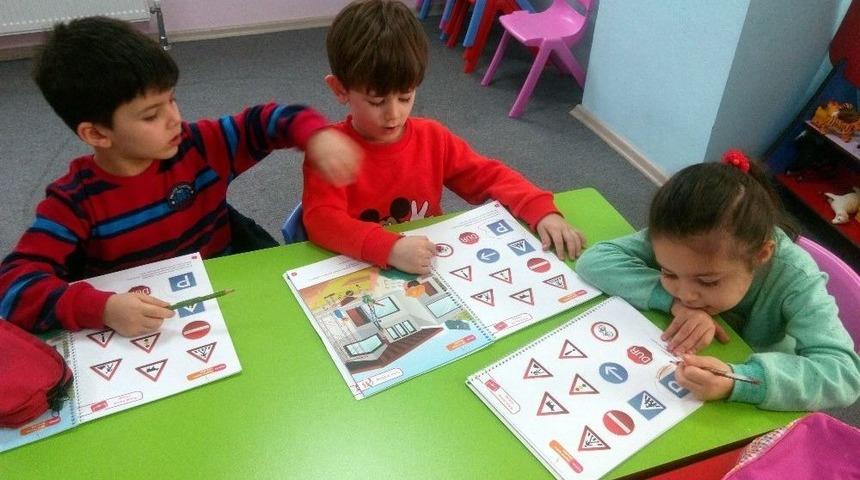 Nezaket Okulları’nda Trafik Eğitimi