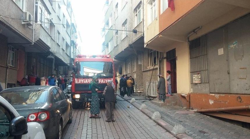 Zeytinburnu&rsquo;nda Yangın: 1 &Ouml;l&uuml;
