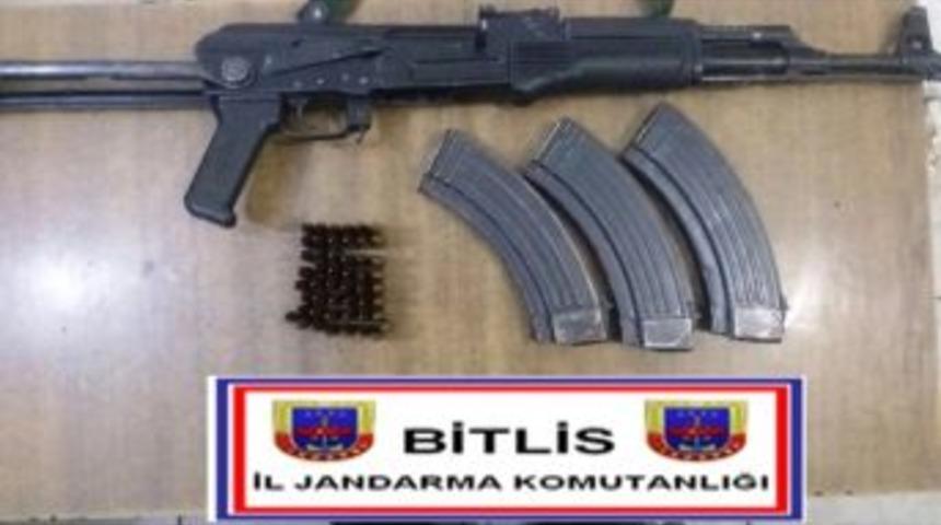 Bitlis&rsquo;te Kaleşnikof Piyade T&uuml;feği Ele Ge&ccedil;irildi