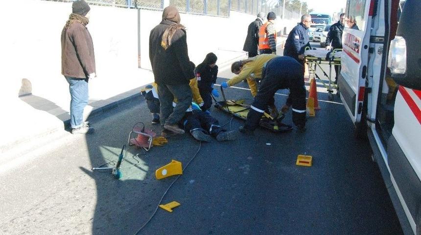 Otomobille Taşınan Korniş, İş&ccedil;iyi &Ouml;ld&uuml;r&uuml;yordu