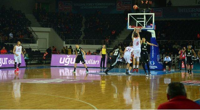 Uğur Okulları, Öğrencilerine Maç Heyecanı Yaşattı 1