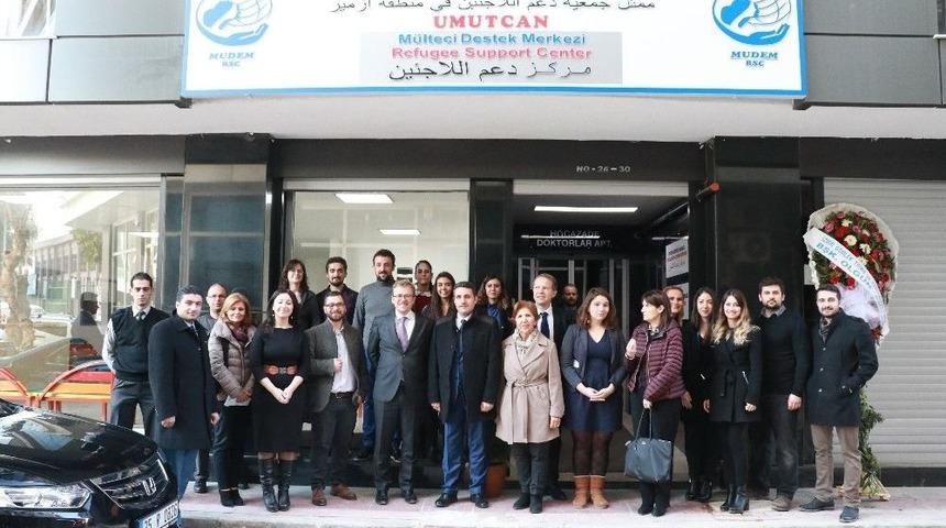 İzmir&rsquo;de M&uuml;lteci Destek Derneği A&ccedil;ıldı