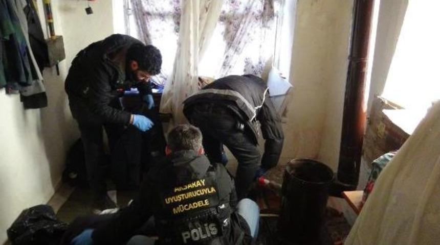 Aksaray'da Uyuşturucu Operasyonu: 3 Afgan G&ouml;zaltında