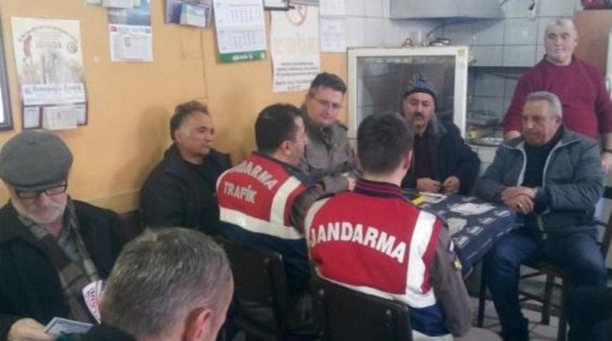 Jandarma, K&ouml;yl&uuml;y&uuml; Hırsızlık Olaylarına Karşı Bilgilendirdi