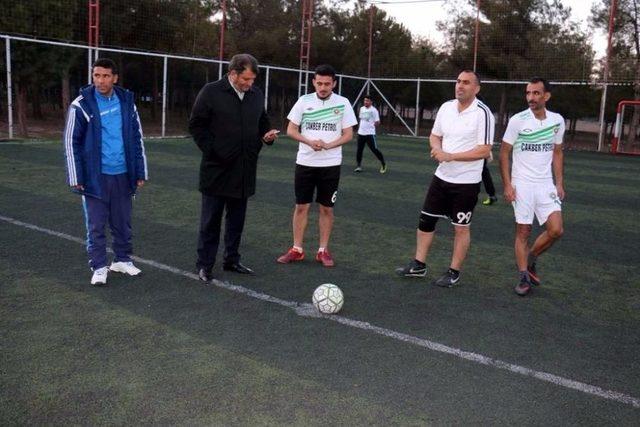 Akçakale Belediyesi Halı Saha Futbol Turnuvası Başladı