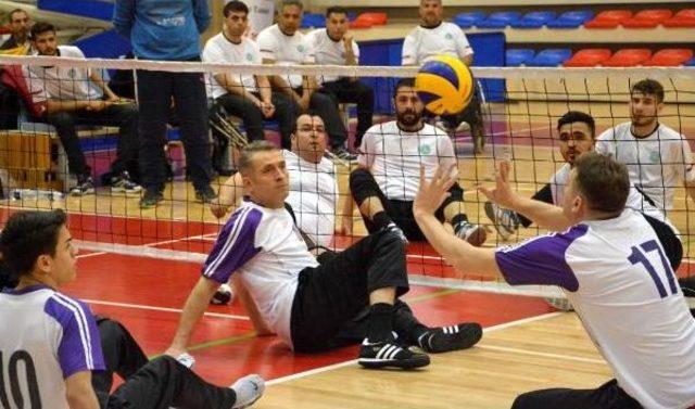 'oturarak Voleybol 1'inci Lig' Müsabakaları Karabük'te Başladı