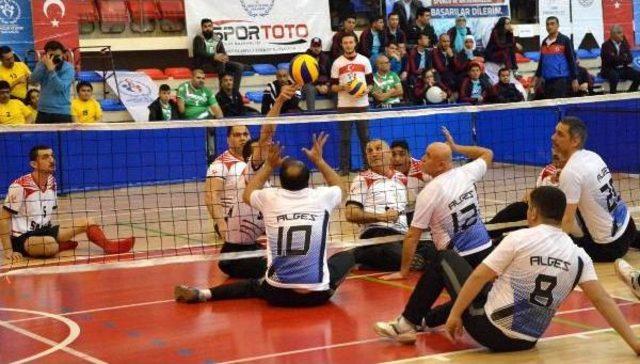 'oturarak Voleybol 1'inci Lig' Müsabakaları Karabük'te Başladı