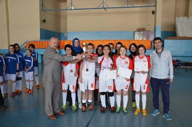 Bilecik’te Okul Sporları Futbol Müsabakaları Sona Erdi