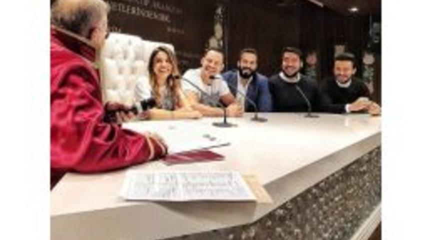 Avatar Atakan Tiş&ouml;rtle D&uuml;nya Evine Girdi