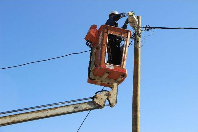Uedaş Yetkilileri Deprem Bölgesini Ziyaret Etti 2