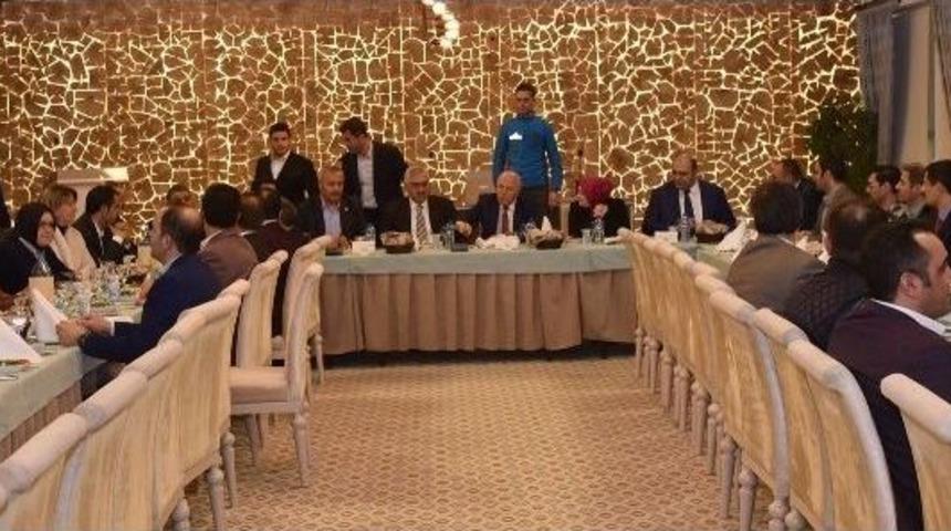 Başkan Sekmen Ak Parti Erzurum İl Teşkilatıyla Buluştu